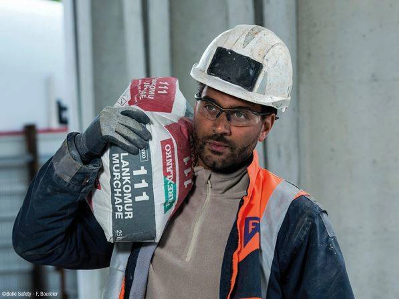 Bolle Contour Safety Glasses With Clear PC ASAF Lenses 2 Bolle Contour Safety Glasses With Clear PC ASAF Lenses - Image 2