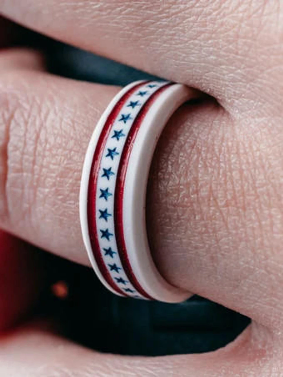 QALO Folds Of Honor Unisex White Stars And Stripes Modern Ring 2 QALO Folds Of Honor Unisex White Stars And Stripes Modern Ring - Image 2