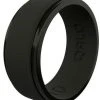 Qalo Men's Black Step Edge Polished Ring QS9-MXB