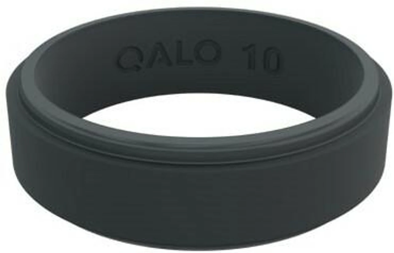 Qalo Men's Step Edge Black Narrow Polish Ring QS9-UNB 2 Qalo Men's Step Edge Black Narrow Polish Ring QS9-UNB - Image 2